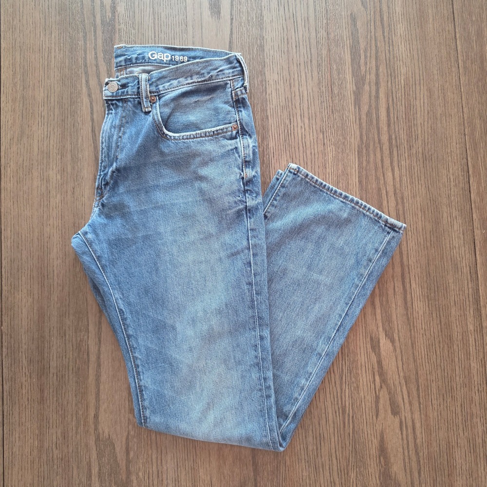 Gap 1969 Mens Bootcut Jeans Medium Wash Denim 33x32 (Measures 33x30)